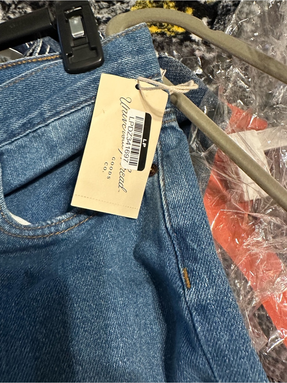Universal Thread Women's Blue Flare Jeans - Picture 12 of 12